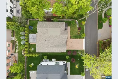 29 Roslyn Avenue, Englewood Cliffs, NJ 07632 - Photo 2