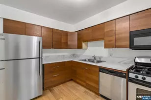 13 Briarwood Ct E, Ramsey, NJ 07446 - Photo 2