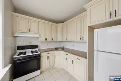 290 Ogden Street 1003 #1003, Orange, NJ 07050 - Photo 4