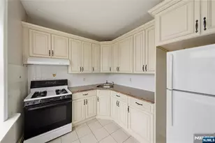 290 Ogden Street 1003, Orange, NJ 07050 - Photo 4