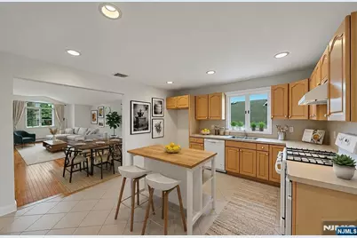 235 10th Street, Palisades Park, NJ 07650 - Photo 30