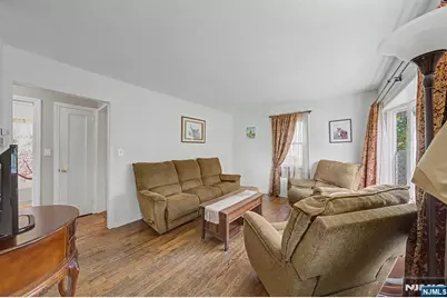 114 Warhol Avenue, Mahwah, NJ 07430 - Photo 2