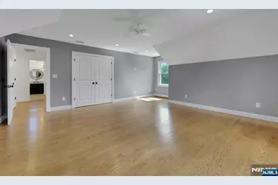 23 Hollybrook Road, Paramus, NJ 07652 - Photo 32