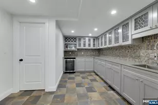 23 Hollybrook Rd, Paramus, NJ 07652 - Photo 44