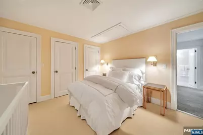 180 Tekening Drive, Tenafly, NJ 07670 - Photo 32