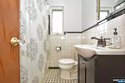 419 Madison Avenue, Hasbrouck Heights, NJ 07604 - Photo 12