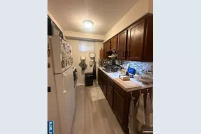 279 Chestnut Street 10 #10, Nutley, NJ 07110 - Photo 1