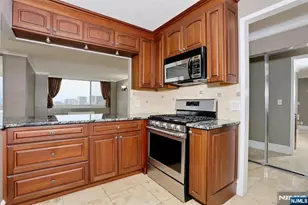 200 Old Palisade Road 15C, Fort Lee, NJ 07024 - Photo 24