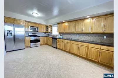 253 Parker Avenue, Hackensack, NJ 07601 - Photo 8
