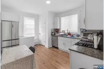 233 Clinton Street, East Orange, NJ 07018 - Photo 38