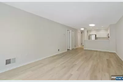 403B Nelson Court, Edgewater, NJ 07020 - Photo 8