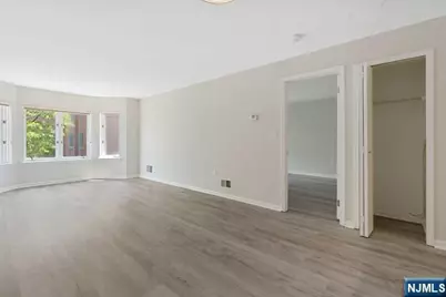403B Nelson Court, Edgewater, NJ 07020 - Photo 6