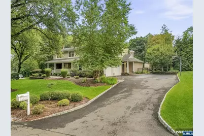 44 Barrett Lane, Wyckoff Township, NJ 07481 - Photo 2