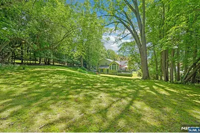 41 Magnolia Avenue, Montvale, NJ 07645 - Photo 40