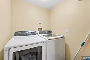 29 Miller St, Saddle Brook Township, NJ 07663 - Photo 12