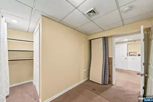 29 Miller St, Saddle Brook Township, NJ 07663 - Photo 16