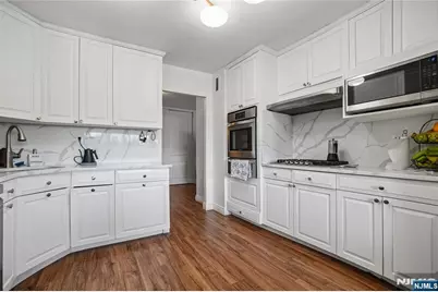 2150 Center Avenue 6E #6E, Fort Lee, NJ 07024 - Photo 8