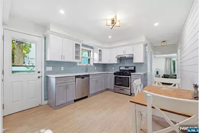 106 Hillcrest Avenue, Woodland Park, NJ 07424 - Photo 8