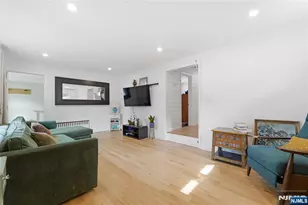 106 Hillcrest Ave, Woodland Park, NJ 07424 - Photo 2