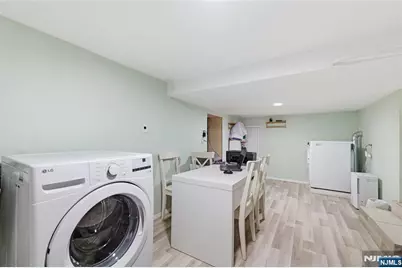 106 Hillcrest Avenue, Woodland Park, NJ 07424 - Photo 16