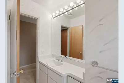 10 Aldom Circle, Caldwell, NJ 07006 - Photo 12