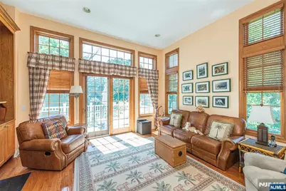 75 Schindler Way, Fairfield, NJ 07004 - Photo 10
