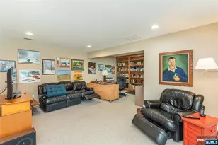 75 Schindler Way, Fairfield, NJ 07004 - Photo 16