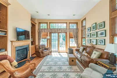 75 Schindler Way, Fairfield, NJ 07004 - Photo 8
