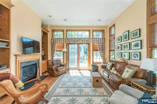 75 Schindler Way, Fairfield, NJ 07004 - Photo 8
