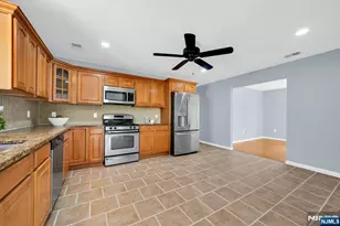 23 West Street 2, Elmwood Park, NJ 07407 - Photo 6