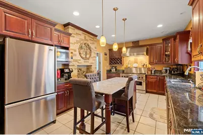371 2nd Avenue, Lyndhurst Township, NJ 07071 - Photo 12