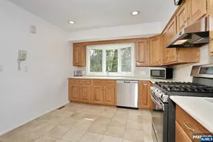 253 Jeffer St, Ridgewood, NJ 07450 - Photo 6