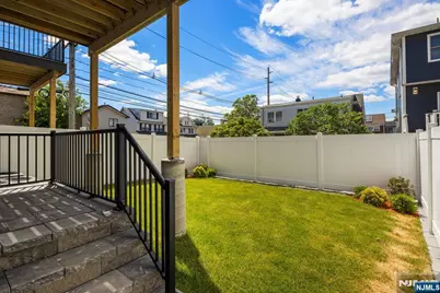 503 Saint Pauls Avenue, Cliffside Park, NJ 07010 - Photo 38