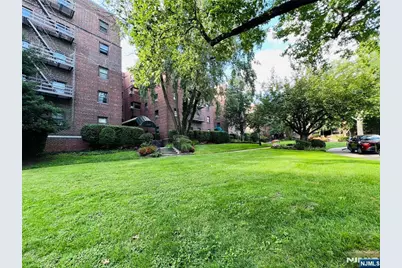 2333 Hudson Terrace D4 #D4, Fort Lee, NJ 07024 - Photo 2