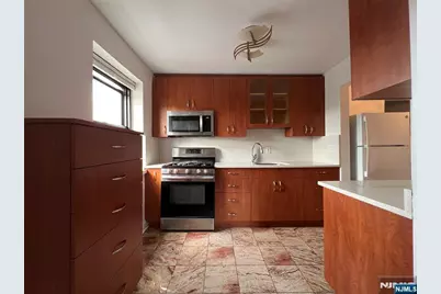 2333 Hudson Terrace D4 #D4, Fort Lee, NJ 07024 - Photo 4