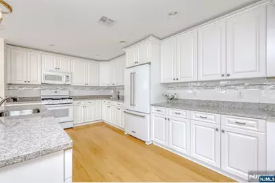 1202 Whitney Lane, Allendale, NJ 07401 - Photo 8