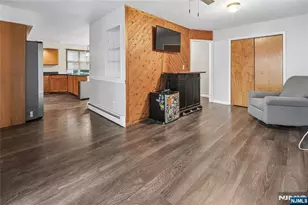 29 Henry St, Elmwood Park, NJ 07407 - Photo 4