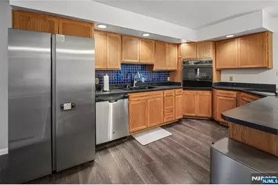 29 Henry Street, Elmwood Park, NJ 07407 - Photo 2