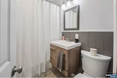 29 Henry Street, Elmwood Park, NJ 07407 - Photo 8