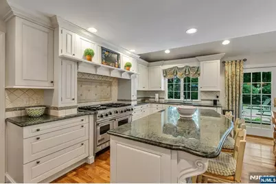 65 W Walnut Street, Mahwah, NJ 07430 - Photo 12