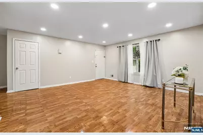 584 Thomas Boulevard 5 #5, East Orange, NJ 07017 - Photo 6