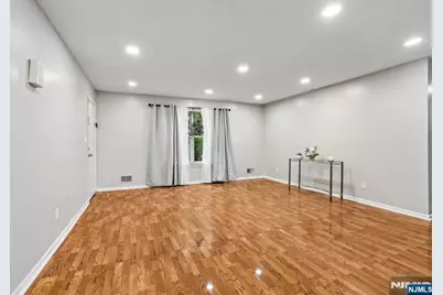 584 Thomas Boulevard 5 #5, East Orange, NJ 07017 - Photo 8