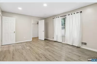 584 Thomas Boulevard 5 #5, East Orange, NJ 07017 - Photo 14