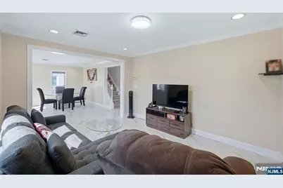 115 Tuella Avenue, Elmwood Park, NJ 07407 - Photo 10