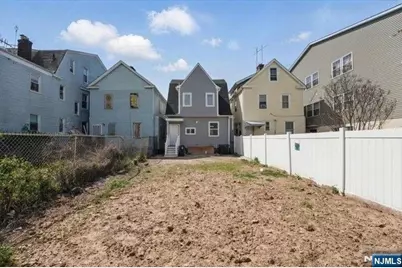 64 Chelsea, Newark, NJ 07208 - Photo 14
