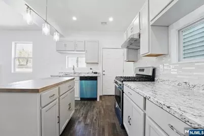64 Chelsea, Newark, NJ 07208 - Photo 4