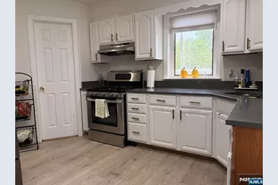114 Woodland Avenue, Little Ferry, NJ 07643 - Photo 6