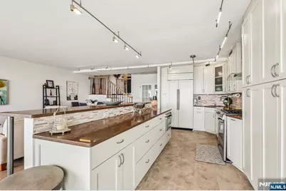 4 Horizon Road #1015, Fort Lee, NJ 07024 - Photo 14