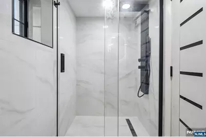 423 Aurora Avenue 1 #1, Cliffside Park, NJ 07010 - Photo 12