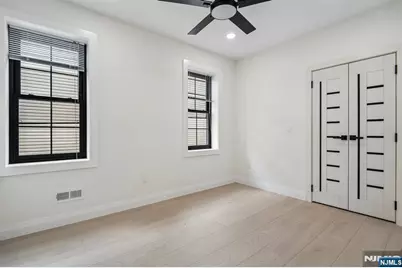 423 Aurora Avenue 1 #1, Cliffside Park, NJ 07010 - Photo 10